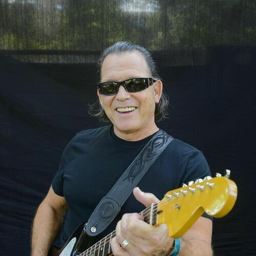 Tommy Castro — foto oficial